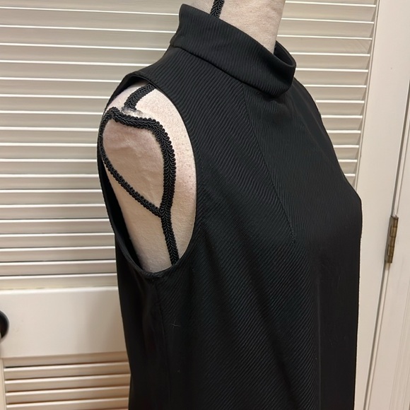 Trina Turk Tunic, Sleeveless, Turtleneck in Black, Size 6, EUC - Picture 6 of 17